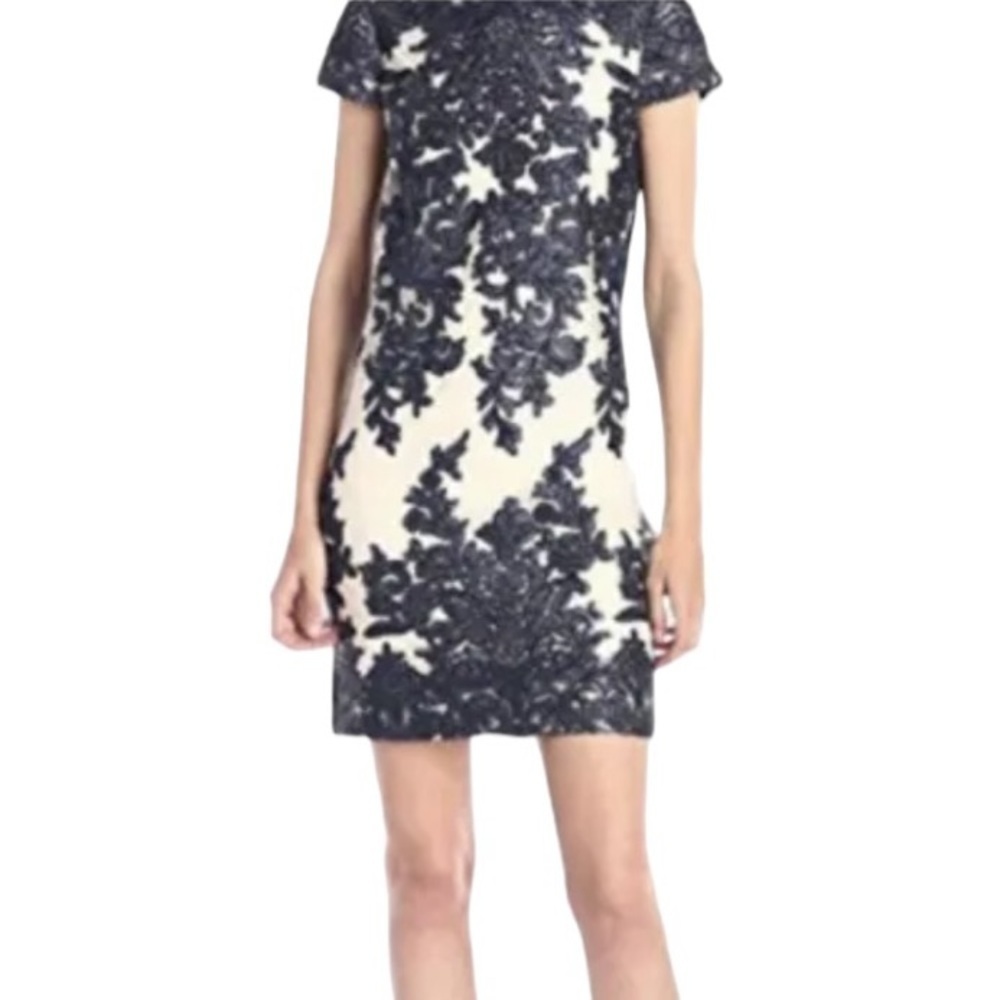 Vera Wang Navy Blue & Ivory Embroidered Lace Lined Shift Cocktail Dress Sz 4 - Picture 2 of 12